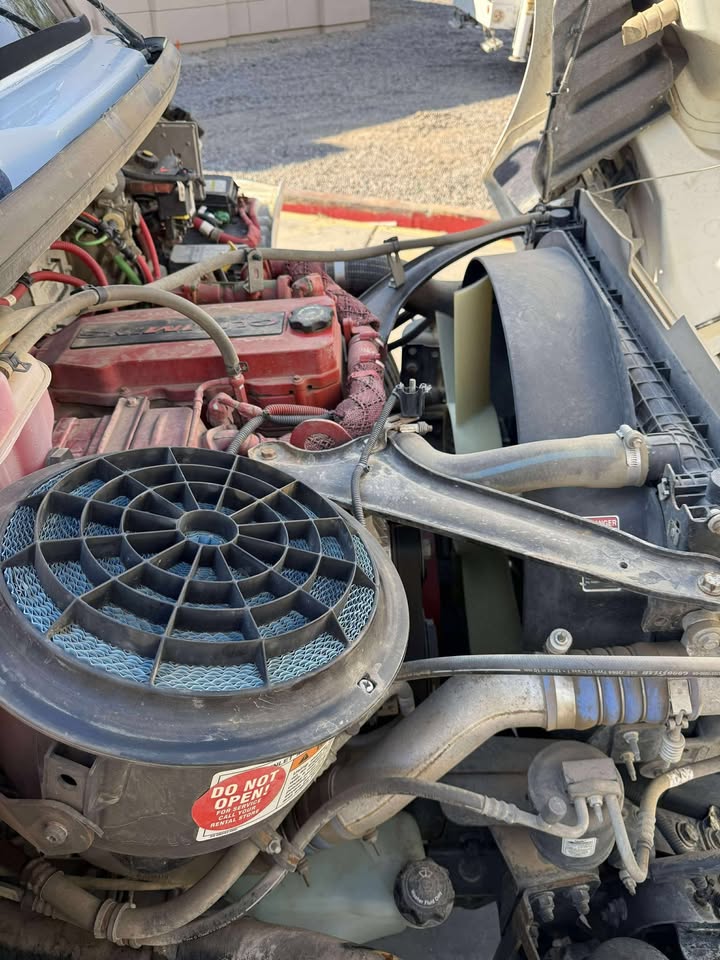 2015 2000 Gallon Water Truck 2015 2000 Gallon Water Truck