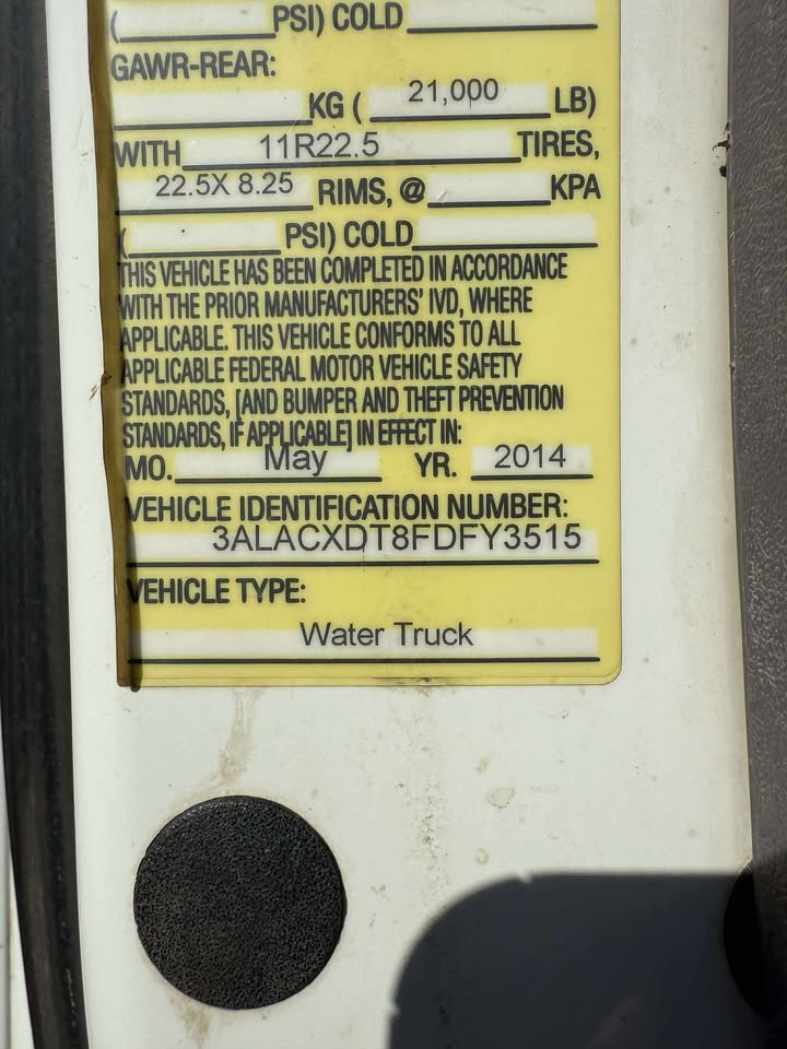 2015 2000 Gallon Water Truck 2015 2000 Gallon Water Truck