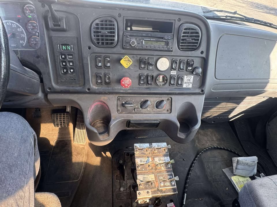 2017 4500 Gallon Water Truck with Pusher 2017 4500 Gallon Water Truck with Pusher