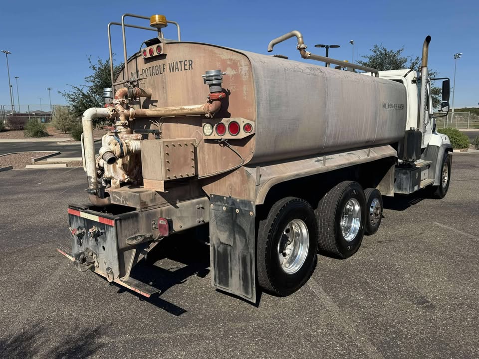 2017 4500 Gallon Water Truck with Pusher 2017 4500 Gallon Water Truck with Pusher