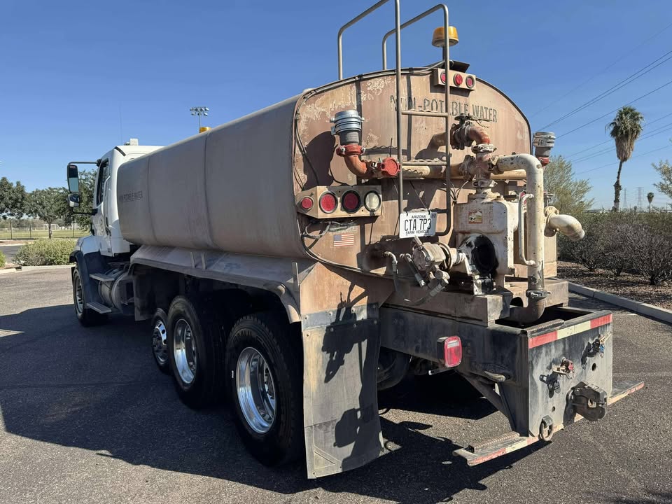 2017 4500 Gallon Water Truck with Pusher 2017 4500 Gallon Water Truck with Pusher