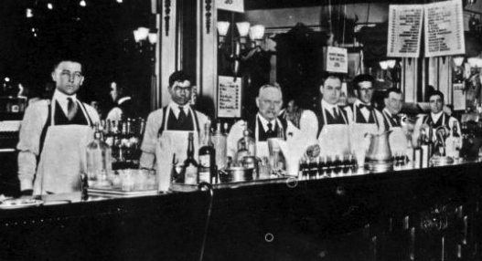 History of the Gin Fizz Cocktail