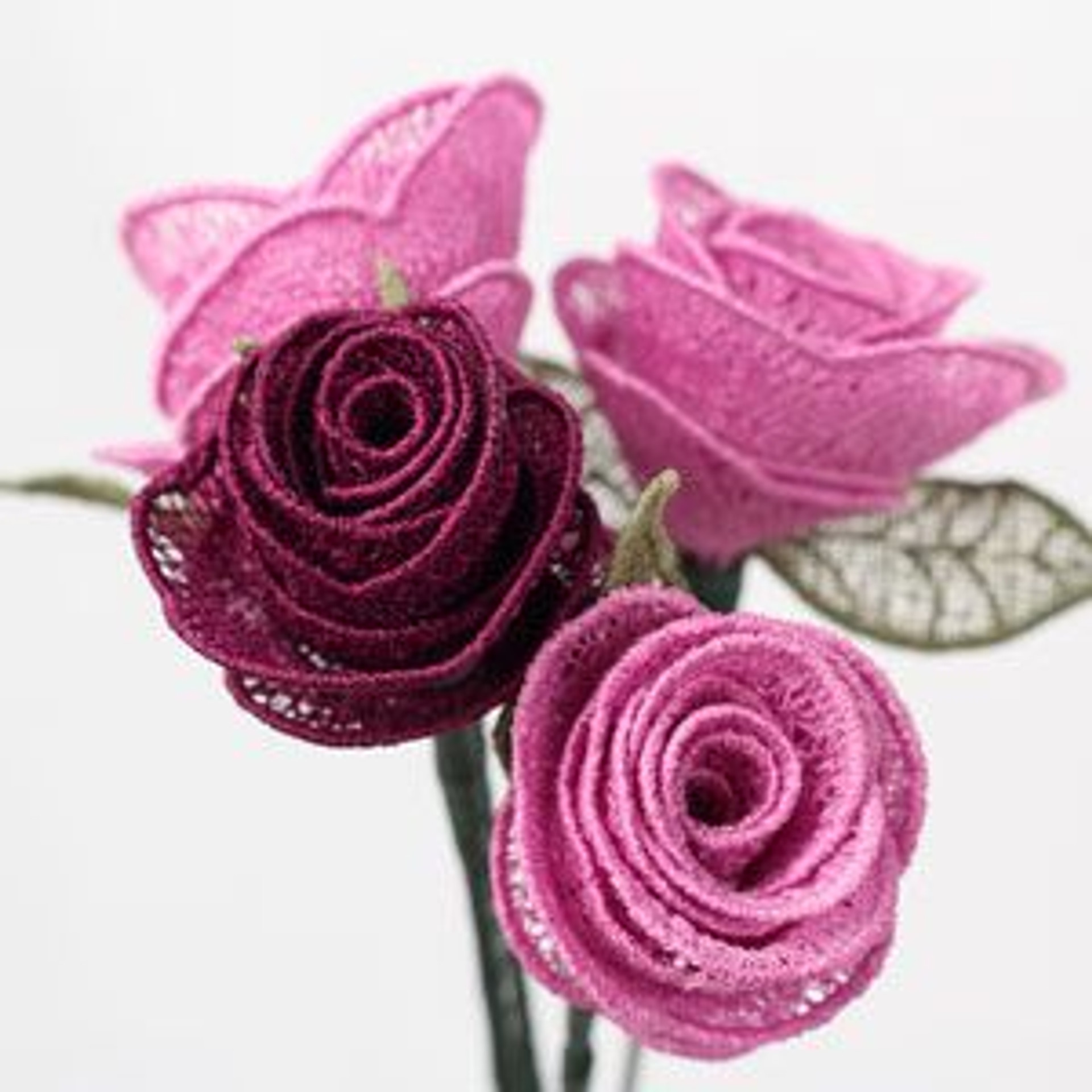 Embroidered freestanding lace roses