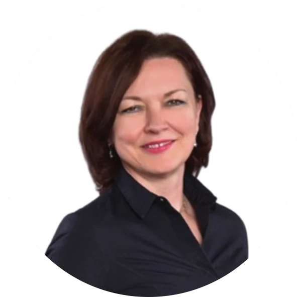 Šárka je realitní makléřka společnosti Redika Reality s.r.o. s 25 lety advokátní praxe a 6 lety v realitním zprostředkování, má za sebou množství prodaných nemovitostí a realitních diagnostik. Kombinuje právo, praxi a bystrý pohled na reality.