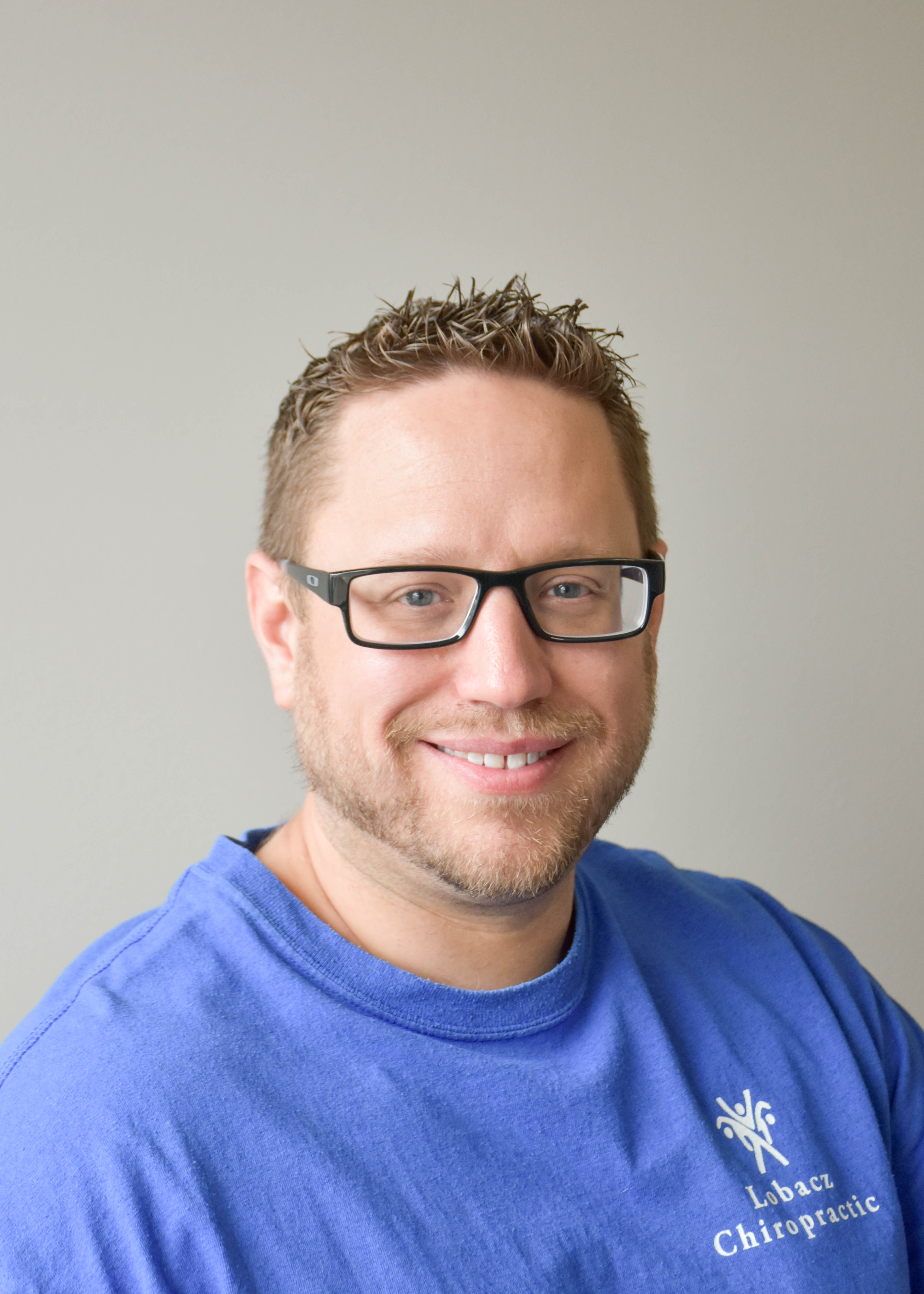 Dr Andrew Lobacz has been a Chiropractor in Evansville Indiana since 2006.   
My passion has been helping people regain their health through natural, holistic ways that start at the root issue, not chasing symptoms to relieve the pain.  