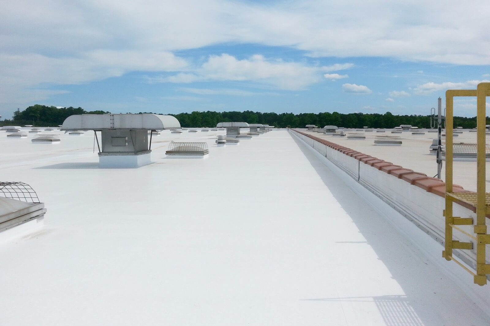 commercial building getting new flat roofs