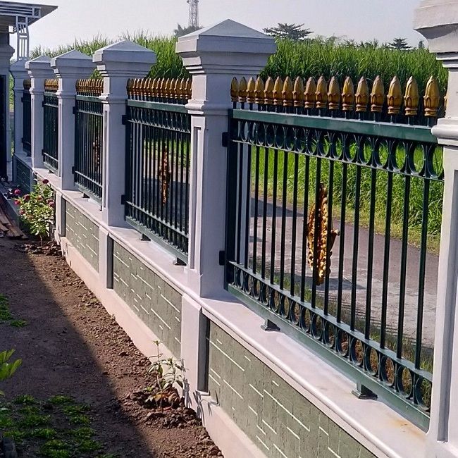 Strong and Stylish Metal Fence Strong and Stylish Metal Fence