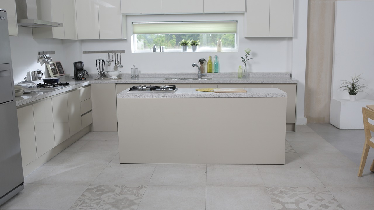 7 Small Kitchen Tile Ideas to Make the Most of Style and Space | Olivas Tile USA 7 Small Kitchen Tile Ideas to Make the Most of Style and Space | Olivas Tile USA
