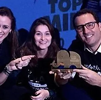 Samira Penteado é a CEO da Growth SA, uma consultoria especializada em escalar pequenos negócios. 

Com mais de 15 anos de experiência em marketing e inovação, ela já liderou projetos de destaque e foi peça-chave na Frota 162, onde ajudou a empresa a atingir um valuation de 15 milhões de dólares. 

Empreendedora apaixonada, Samira também atua como mentora voluntária, dedicando-se a transformar pequenas empresas em negócios escaláveis e de sucesso.