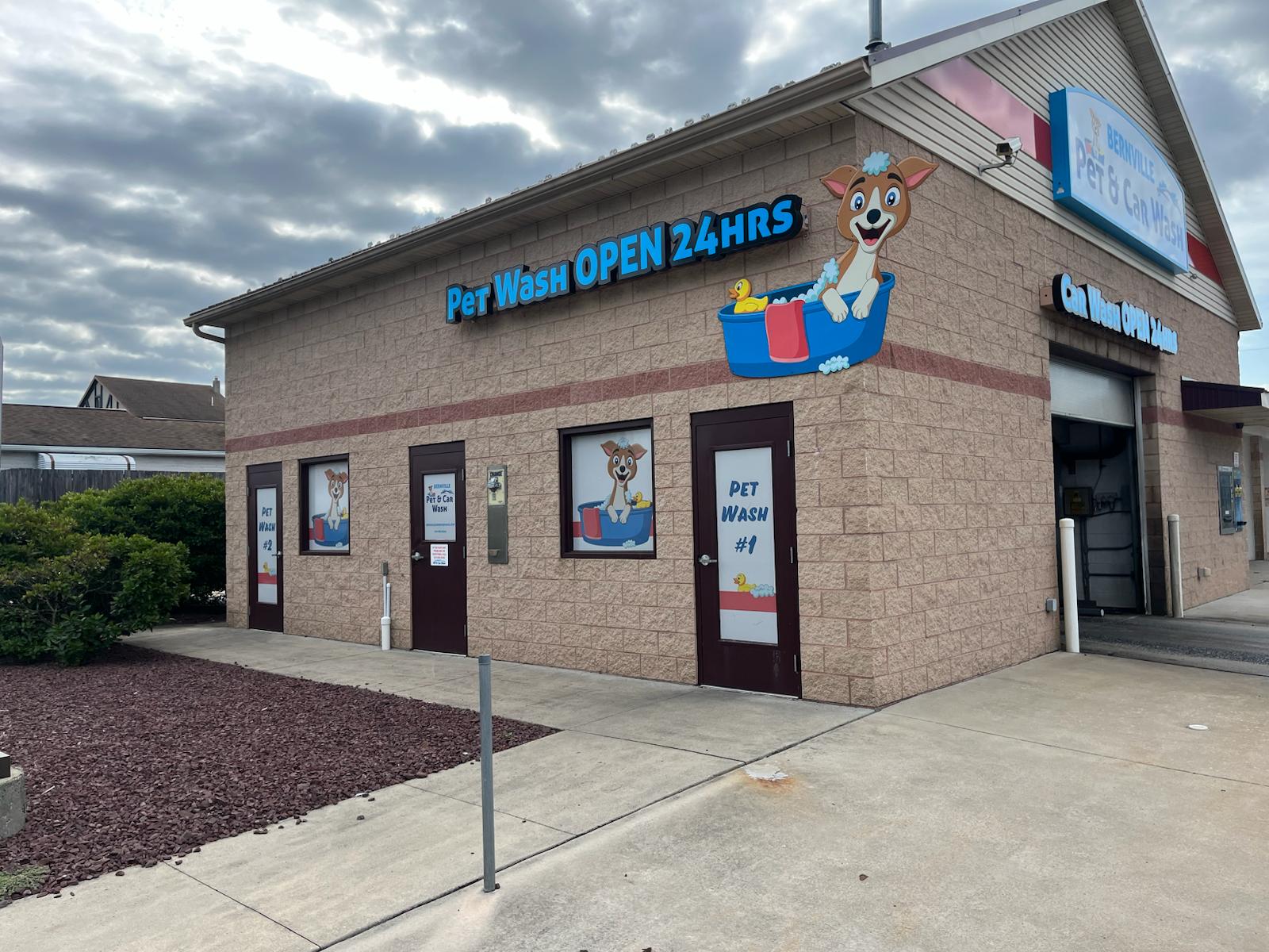 Pet wash building