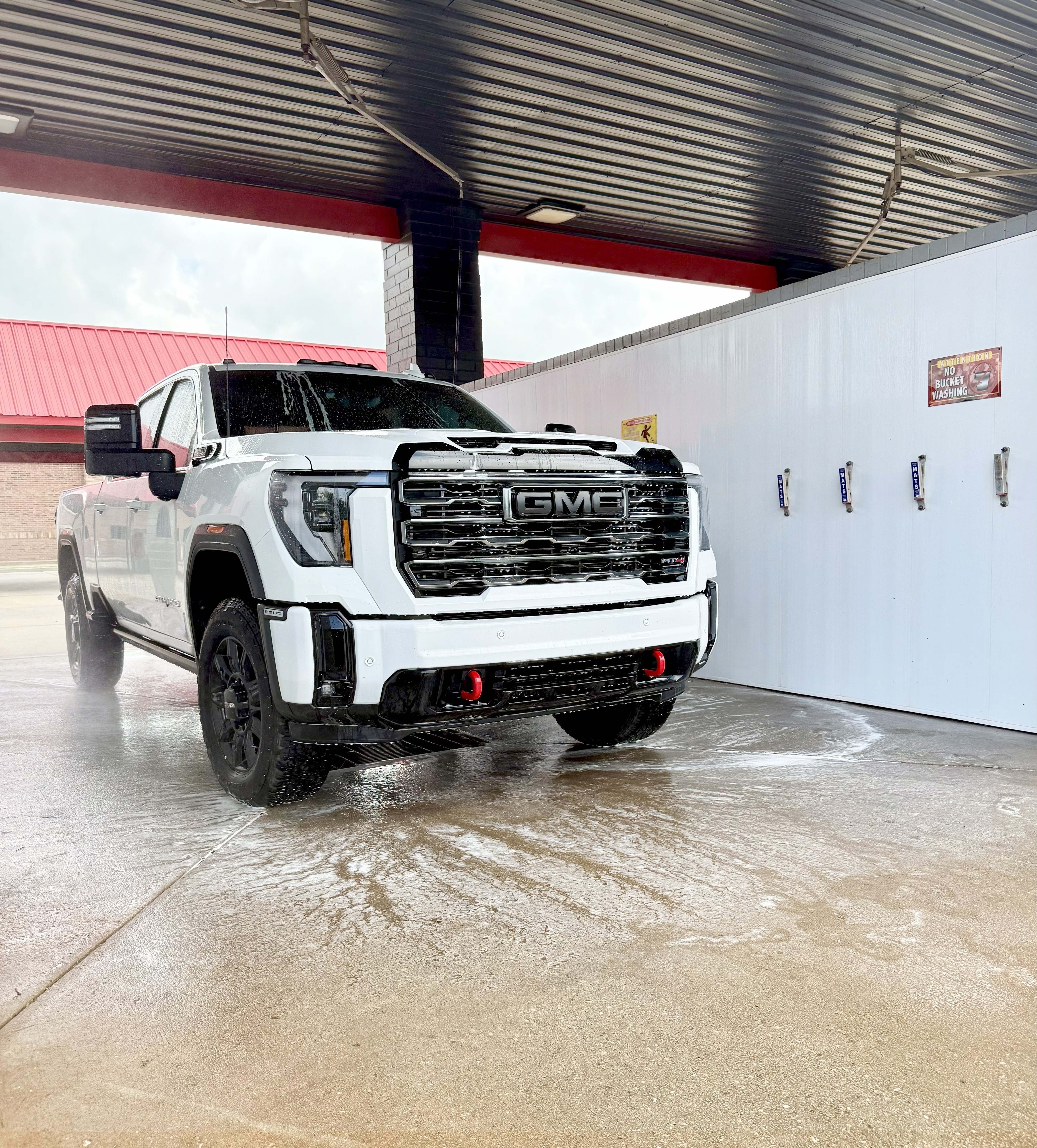 Self-serve bay with premium equipment