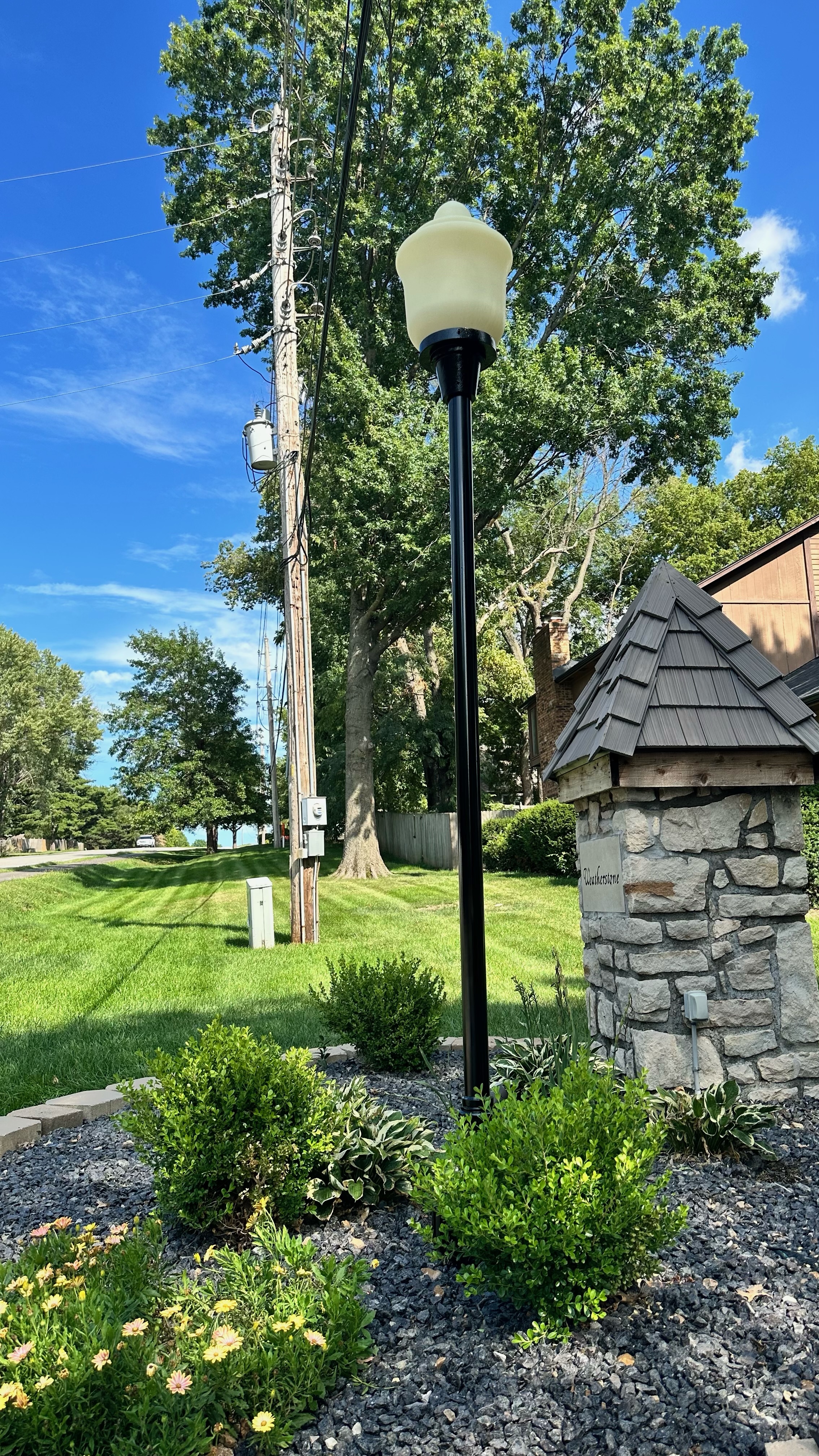 light bulbs in the lamp posts replaced