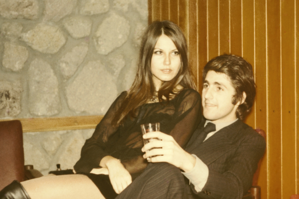 Couple dating in 1970