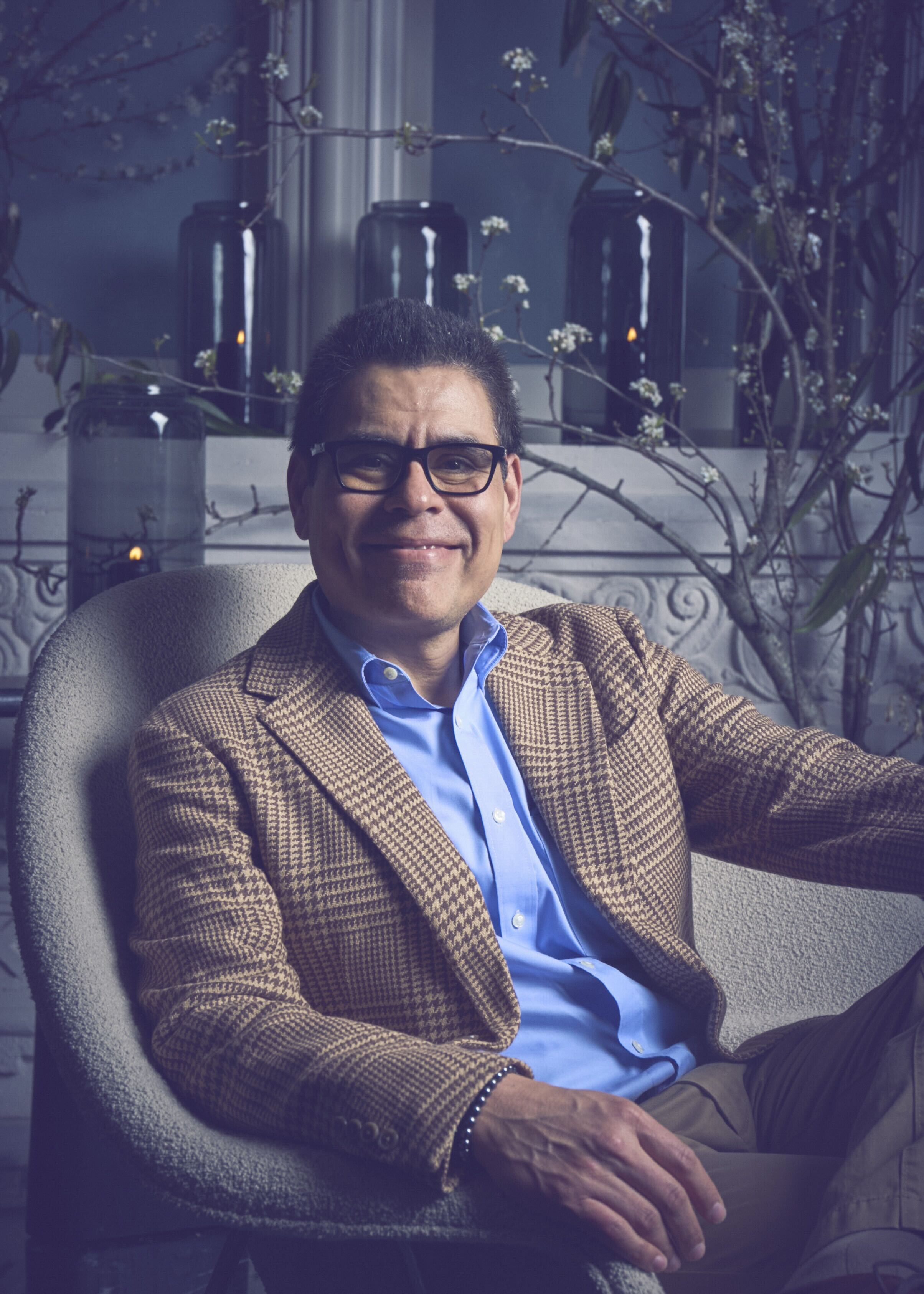 Internal Medicine physician who practices Hospital Medicine and is passionate about Physician Wellness and Entrepreneurship. He has several side gigs including Telemedicine, Real Estate and a Coaching Program.