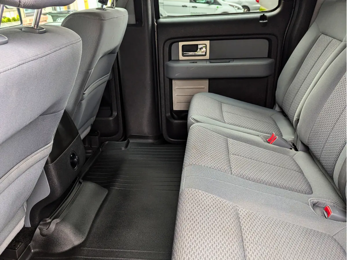 Interior 4