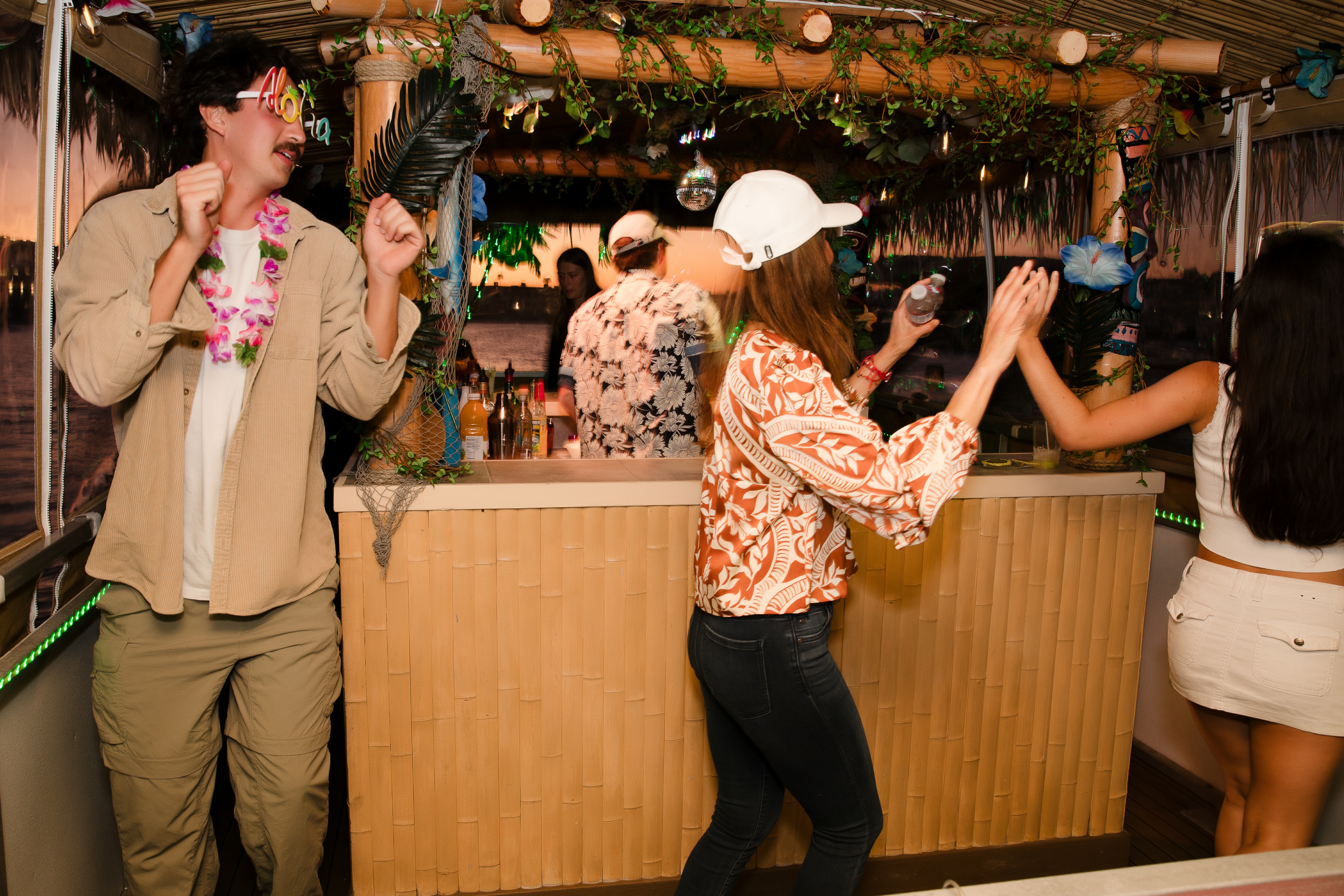 Tiki cruise moment 3