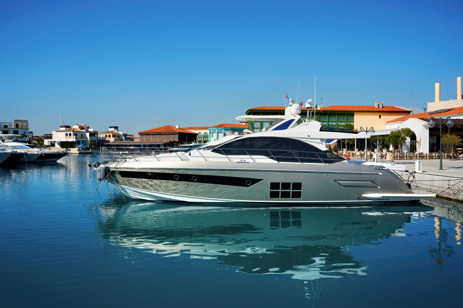 Seasonal Considerations When Booking Boat Rentals