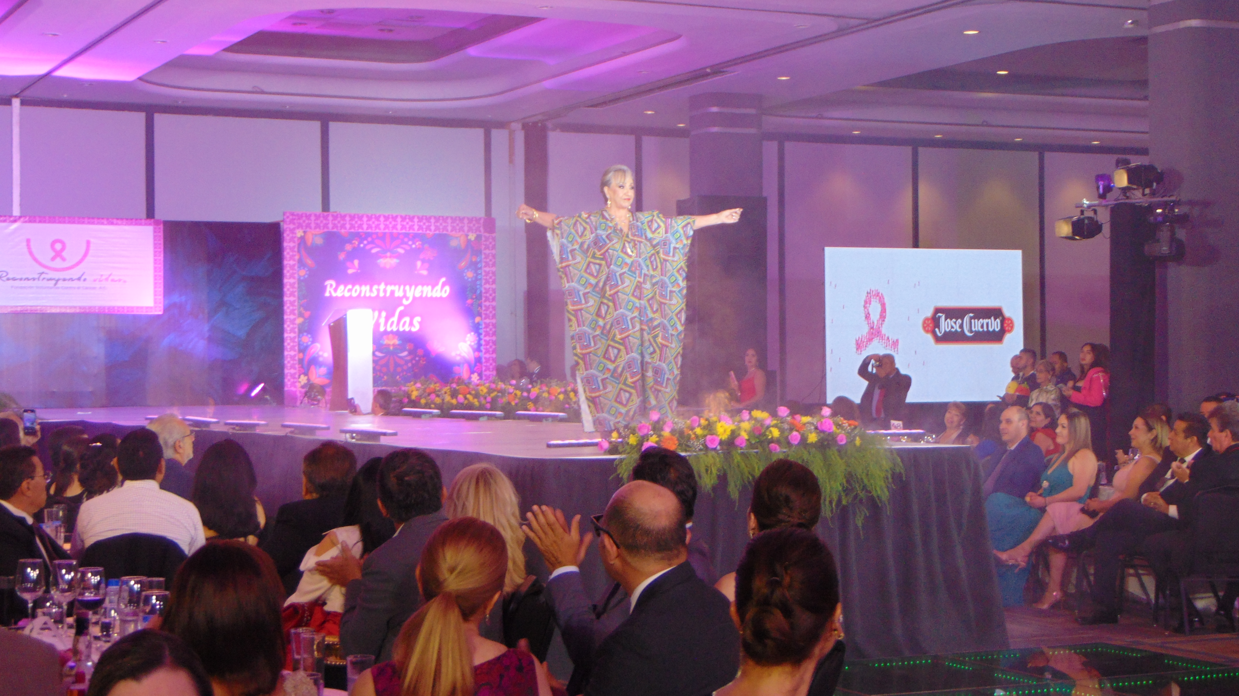 Fotos cena gala pasarela de fundacion voluntarias contra el cancer
