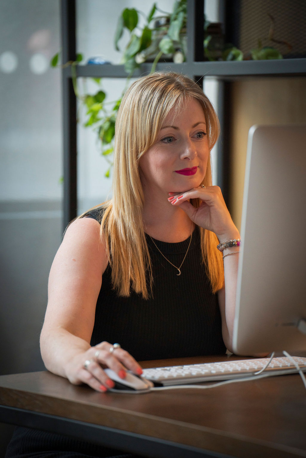 Rachel Allen is one of the co-founders of Solo Connects. She's a marketing consultant by day and a master matchmaker by night. She has earned her stripes as a Tinder Veteran after ten years (on and off) swiping. She's had enough now.
