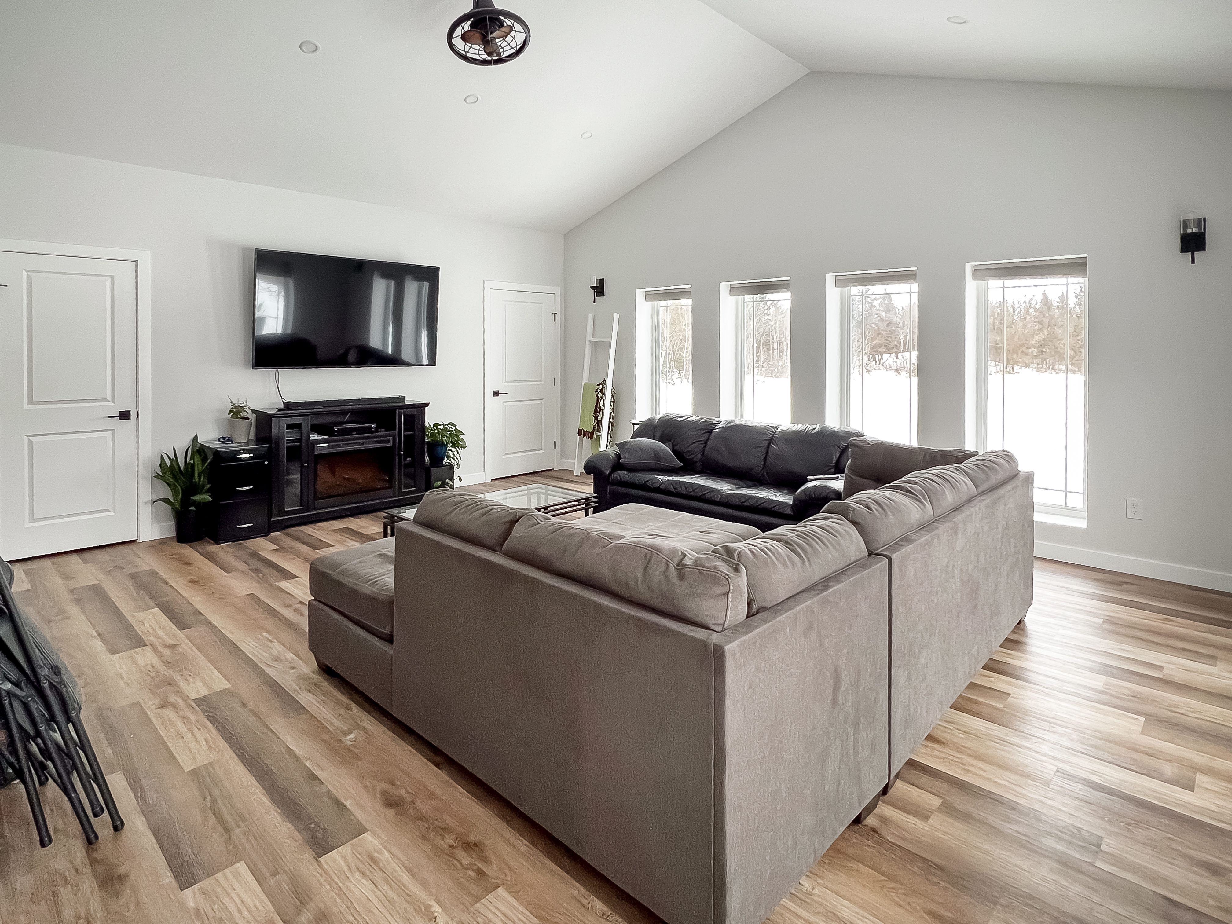 living room that has been freshly painted