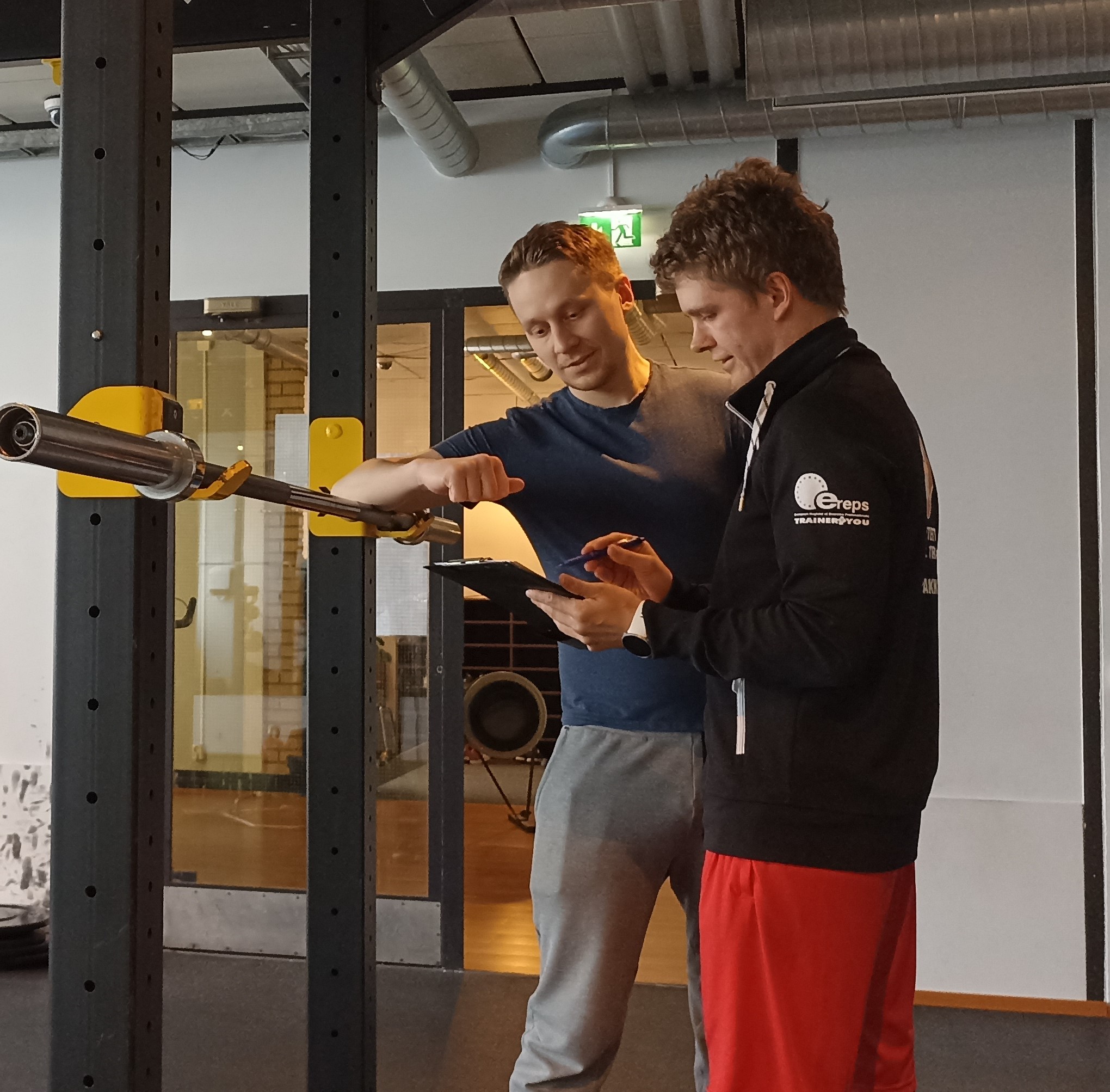 Personal Trainer Espoo Arttu ja asiakas
