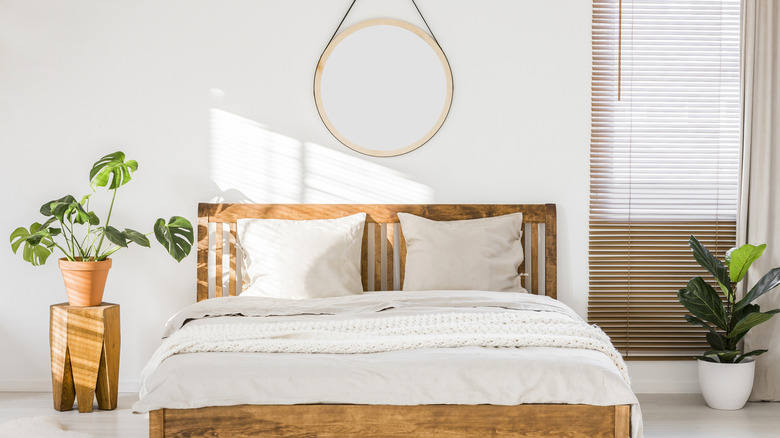 minimal bedroom
