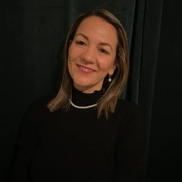 Monica Stanescu is a compassionate therapist specializing in counseling, psychotherapy, and cognitive-behavioral hypnotherapy. With a focus on a biopsychosocial approach, she helps clients manage anxiety, stress, trauma, and more. Her dedication to mental well-being is shaped by her personal journey, and she is committed to providing personalized care for her clients. Monica’s expertise is backed by her accreditations with reputable organizations like the BPS, GHR, and NCH. She offers both online and in-person therapy, helping individuals lead healthier, more balanced lives.