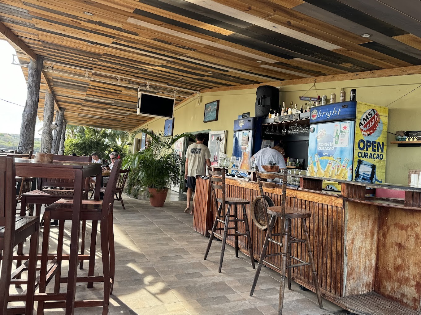 Lokaal Restaurant, lekker eten, voordelig, goede sfeer