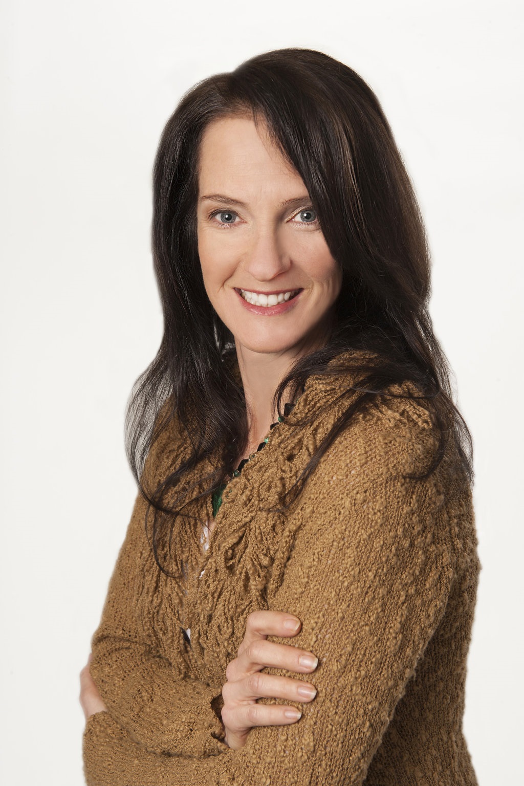 Maureen is a Registered Holistic Nutritionist, Certified Personal Trainer, and Certified Breathwork Facilitator who has helped busy professionals for over 25+ years to get healthy on their terms and bring more energy into their lives naturally.  