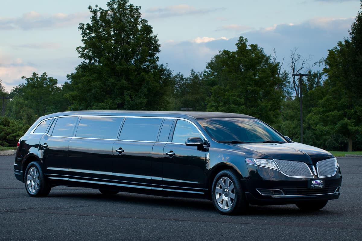 The Ultimate Guide to Luxury Wedding Transportation in Illinois
