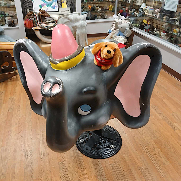 Dash Elephant ride Dumbo Dash Elephant ride Dumbo