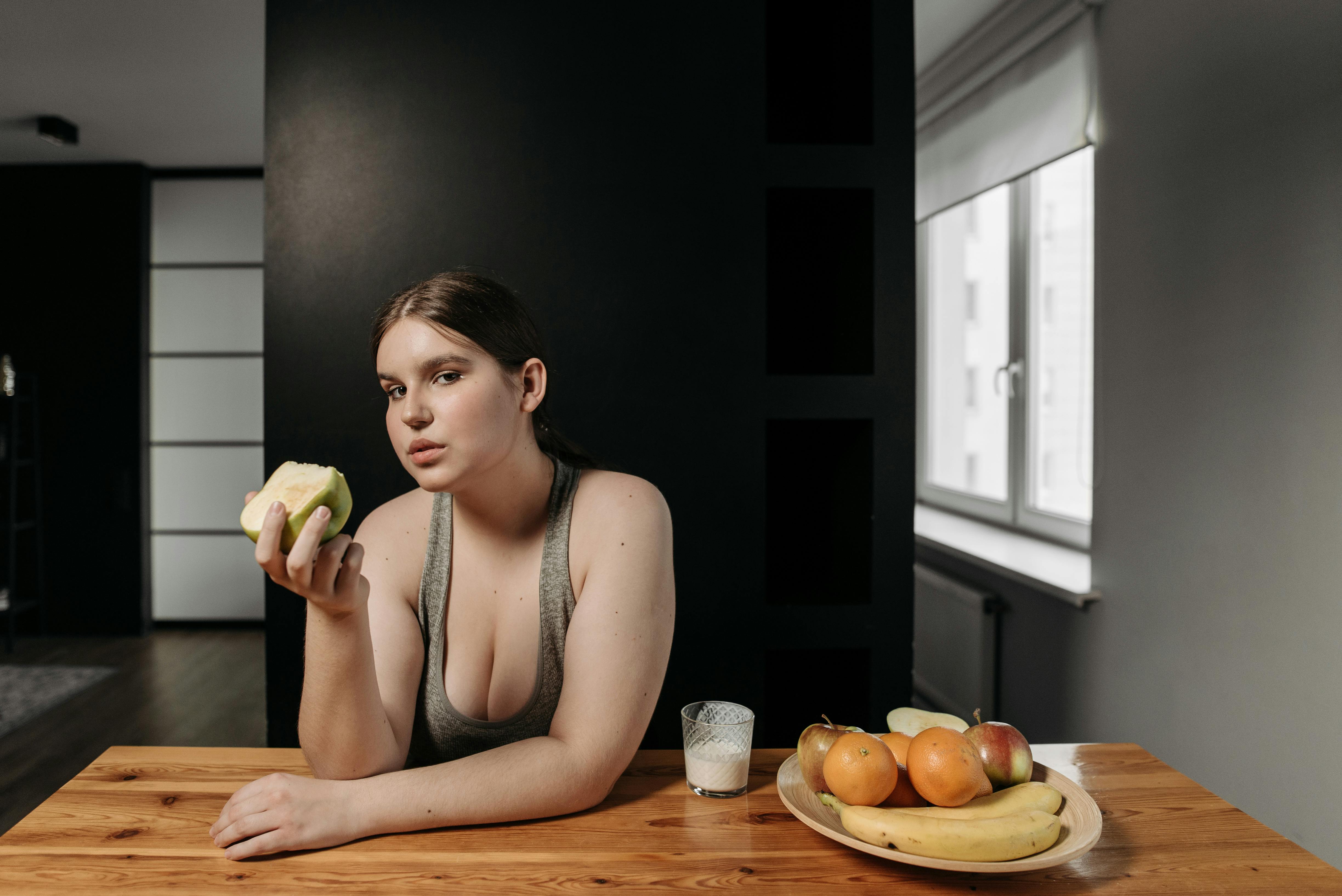 5 Simple Mindful Eating Habits to Help You Feel Better Every Day
