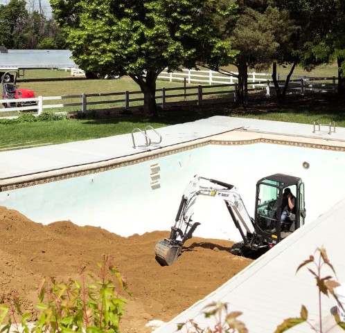Pond Construction Near Fort Collins: Preformed vs. Custom-Built Options