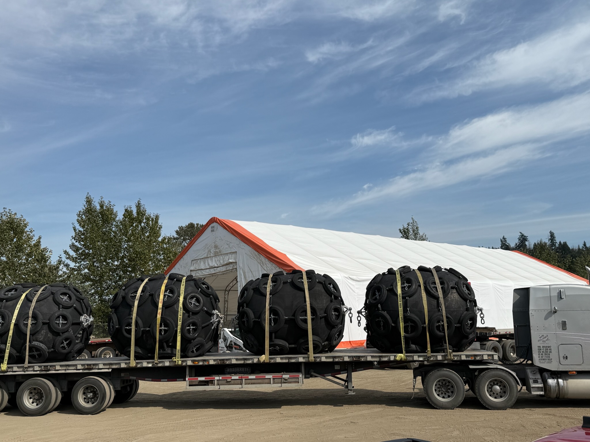 Flatdeck, Conestoga, or Curtain Van? How the Wrong Trailer Increases Shipping Costs