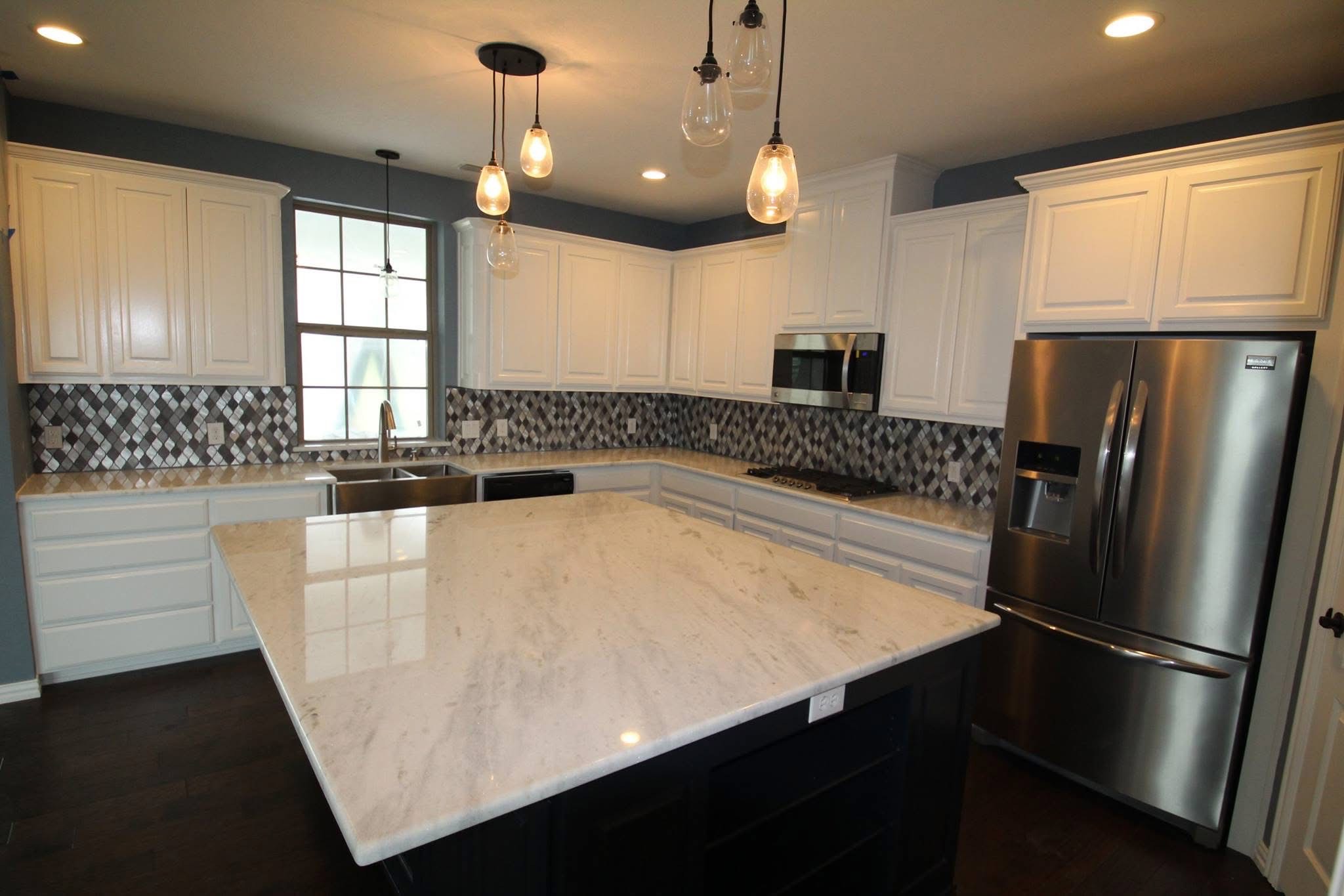 Quartz kitchen countertop in modern Dallas home