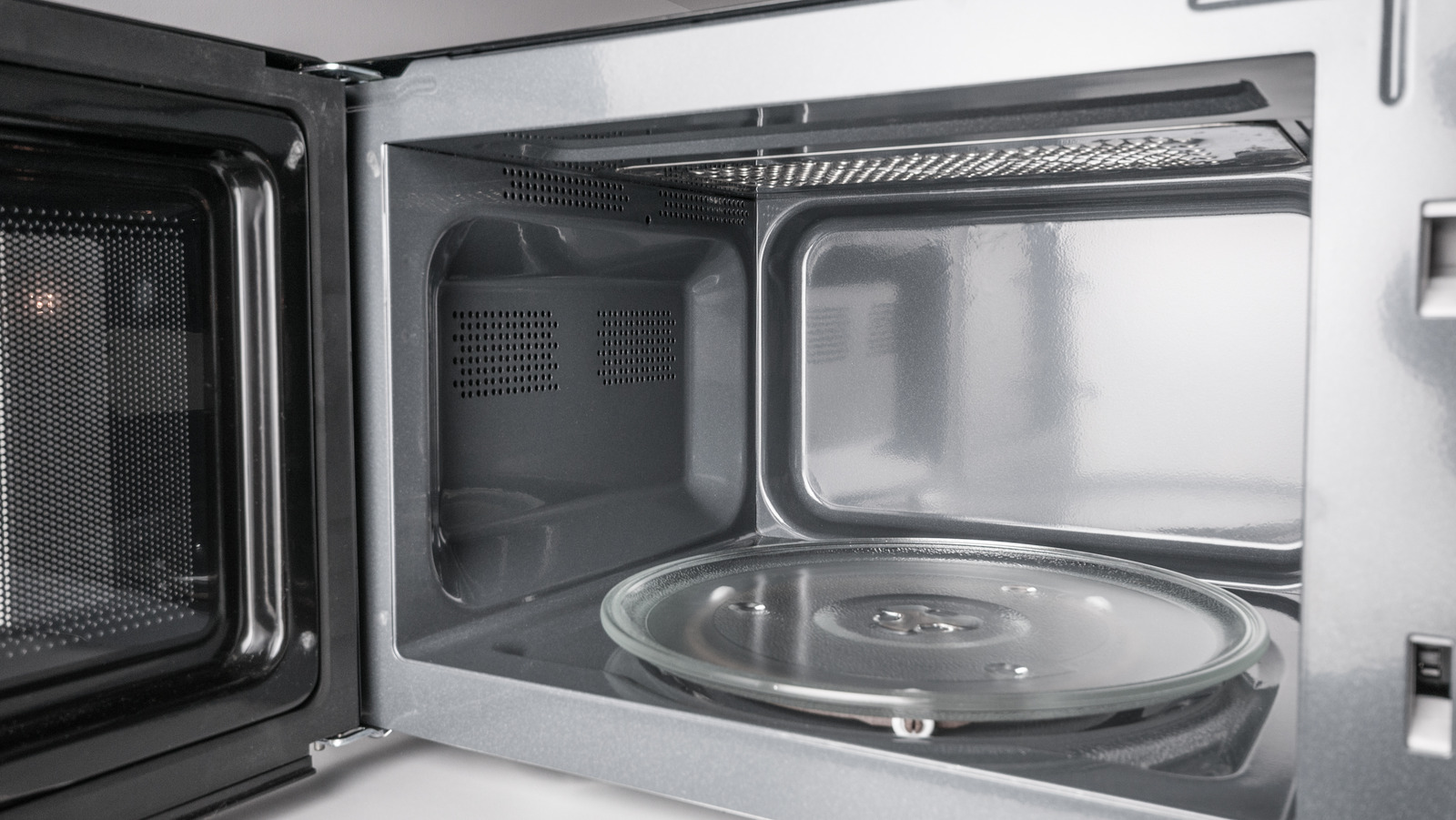 How Microwave Turntables Work Behind the Scenes How Microwave Turntables Work Behind the Scenes