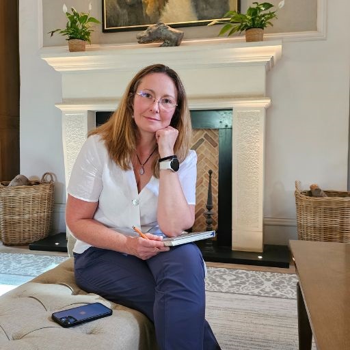 Andrea Dodds is a multi-award-winning, trauma-informed Transformational Life Coach and Rapid Transformation Hypnotherapist, specialising in narcissistic abuse recovery. Combining lived experience with proven, non-intrusive, natural techniques, she helps women heal, rebuild, and create calm, confident lives after hidden, psychological and emotional abuse.