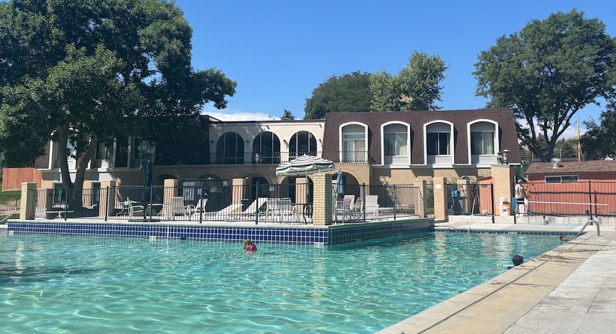 LindaElaine Food, Travel and Gear Blog: Lakewood, CO pool