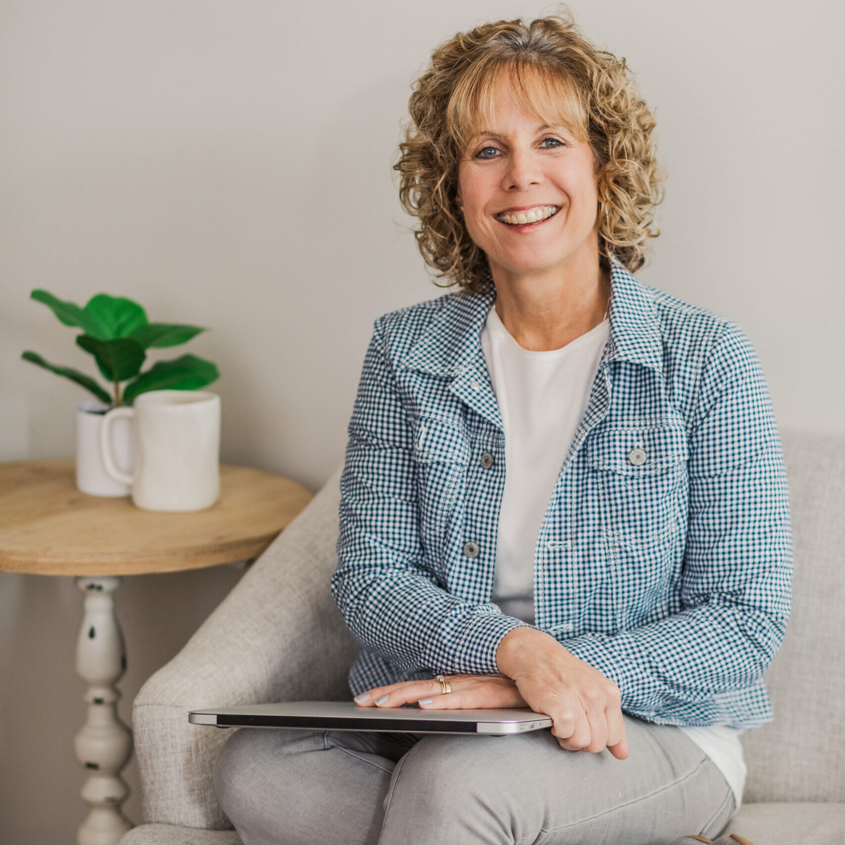 Debbie Waidl is the Owner of In The Balance Health Coaching LLC, and Founder of The Freedom From Migraines Method™   & The Migraine Freedom™  Protocol.

She supports busy moms living with Migraines. 

Debbie will uncover what is holding them back from migraine freedom so they can live their life pain and symptom free, work productively, spend the time they want with family and friends, and stop missing out on the things they enjoy.

A message from Debbie:

"I was once right where you are now.  100% believing there was NO WAY to end migraines and my only option was to learn how to live with them or find that magic pill that maybe would work for a while.  If anyone told me back then that I could end my pain once and for all, I would have called BS and popped another pill!

Skeptical times 10  was my middle name for sure because when you try it all and everyone tells you they can help you and they don’t.   You stop believing…  you lose HOPE!

I now realize I was approaching my migraines all backward.

I was trying to cover up symptoms versus trying to end my pain."