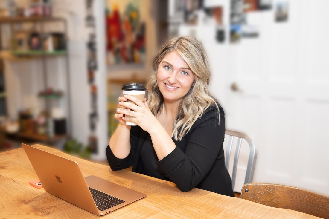 7 Tips to Make the Best Out of Your Home Office Headshots