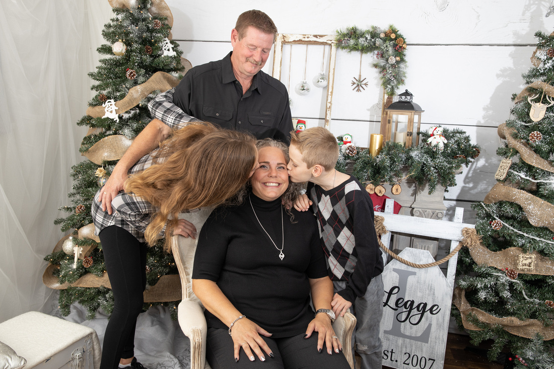 Why Plan for Christmas Family Photos in October?