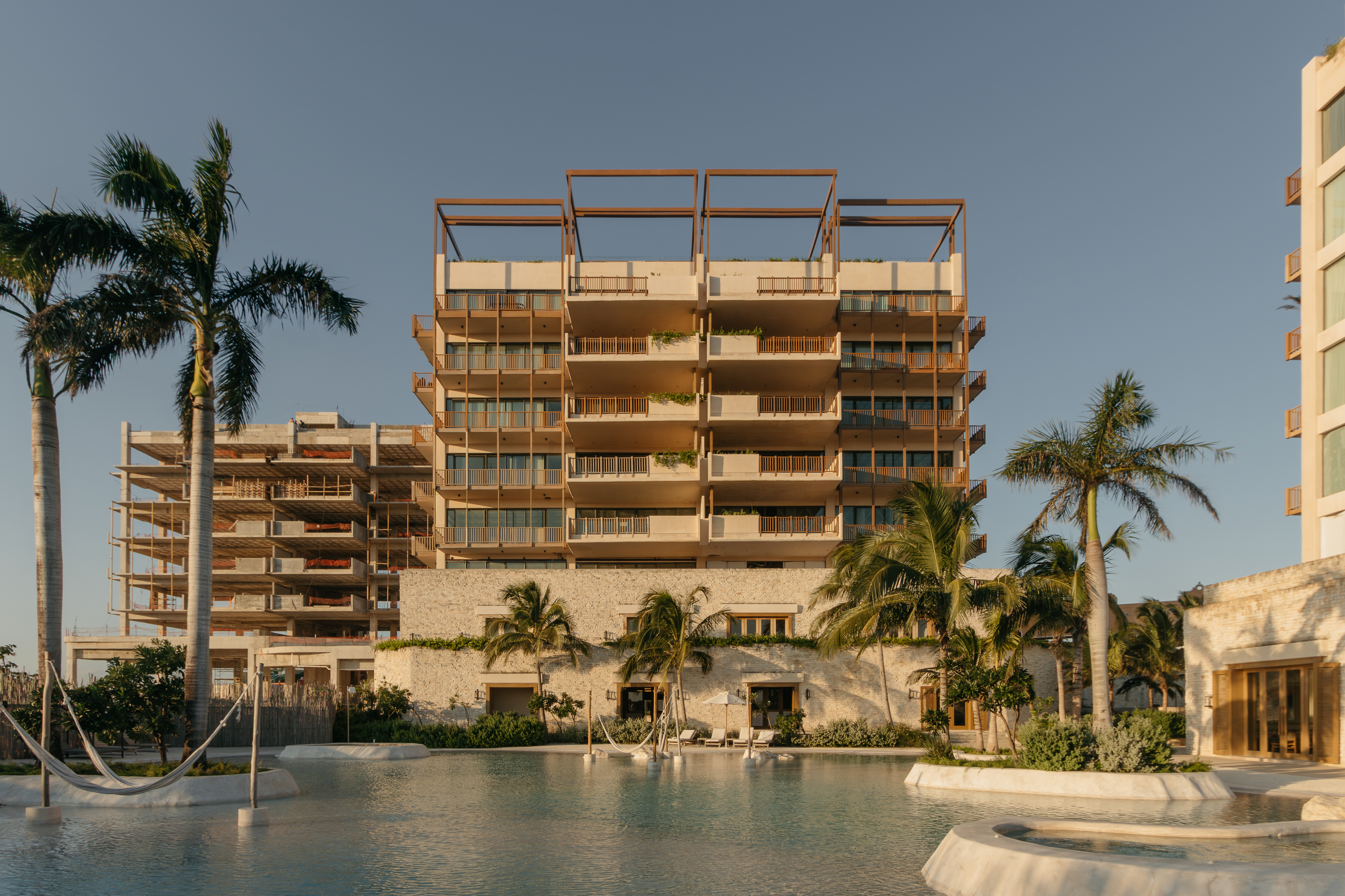 CONSTA RESIDENCES