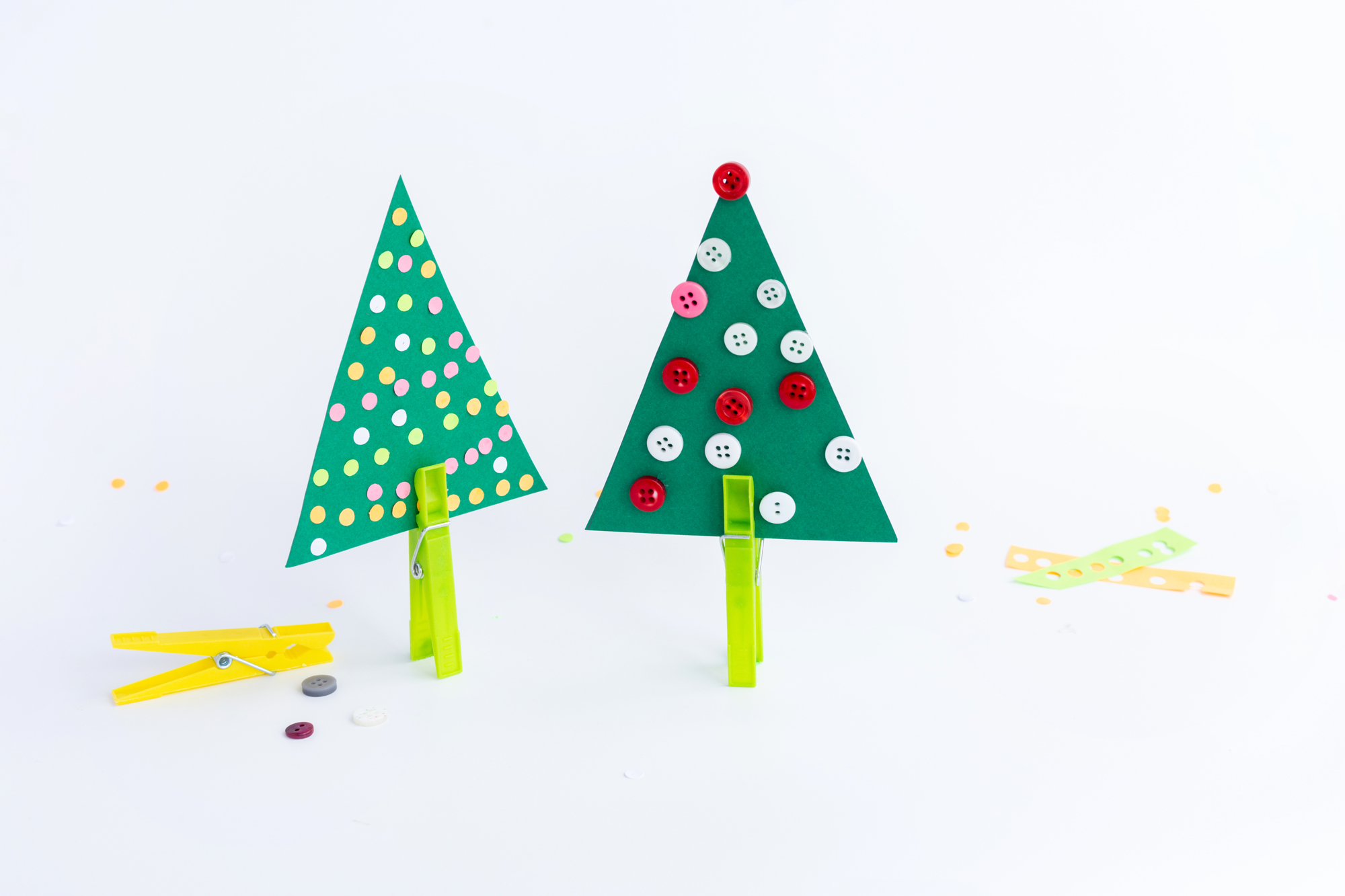 christmas trees made from clothespins and paper
