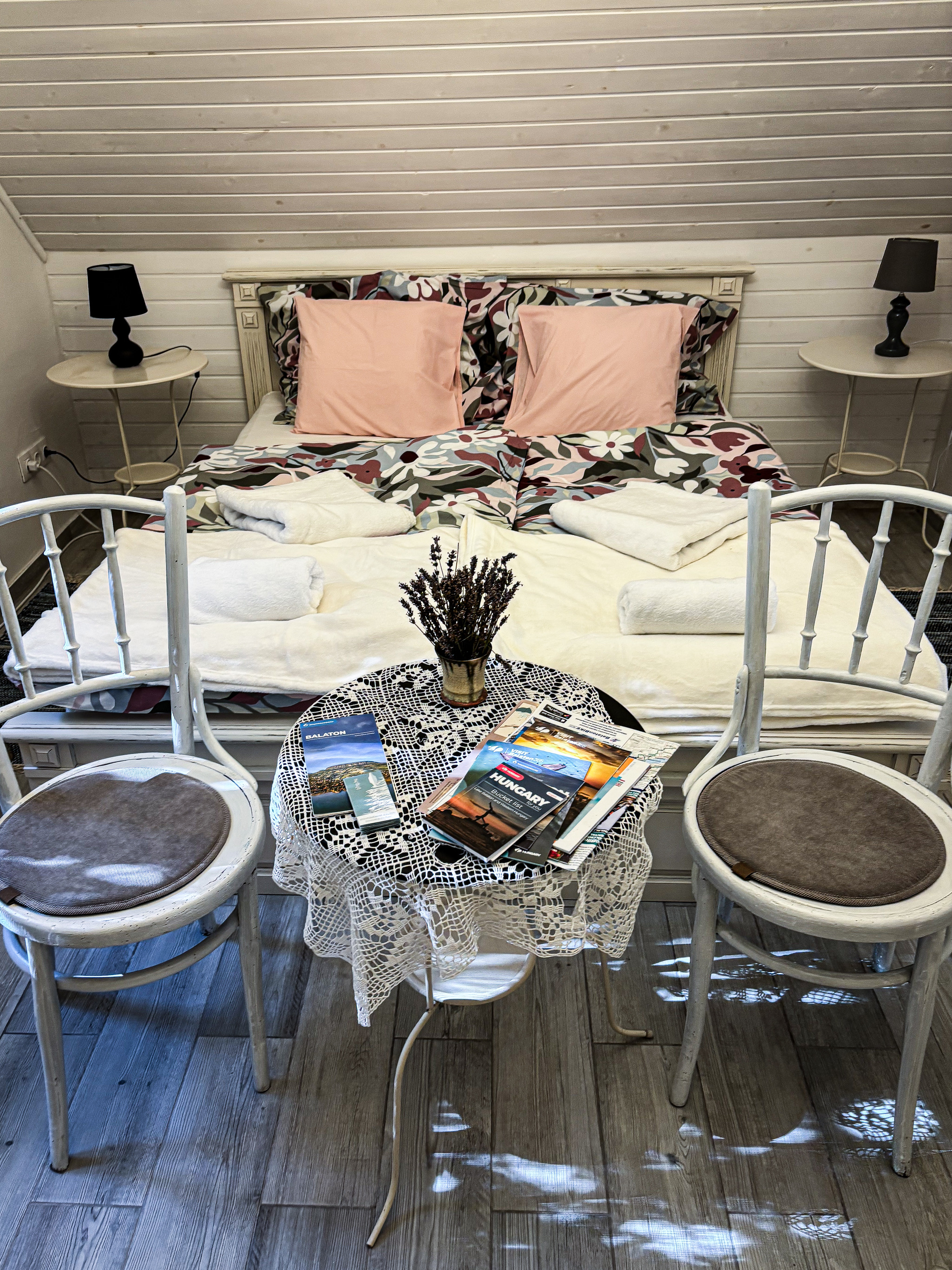 Standard kétágyas szoba (emelet 2.)