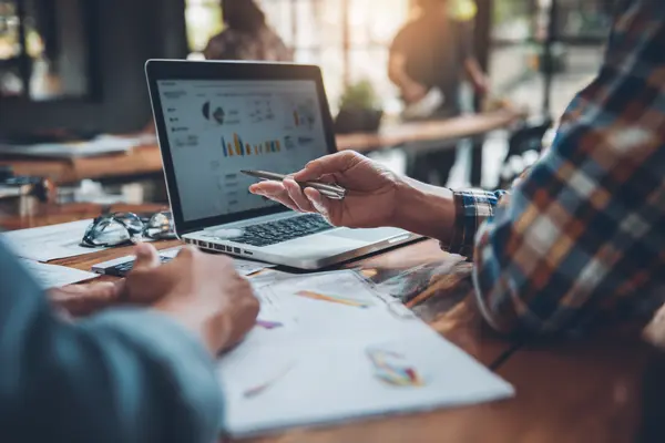 meeting discucssing kpi success