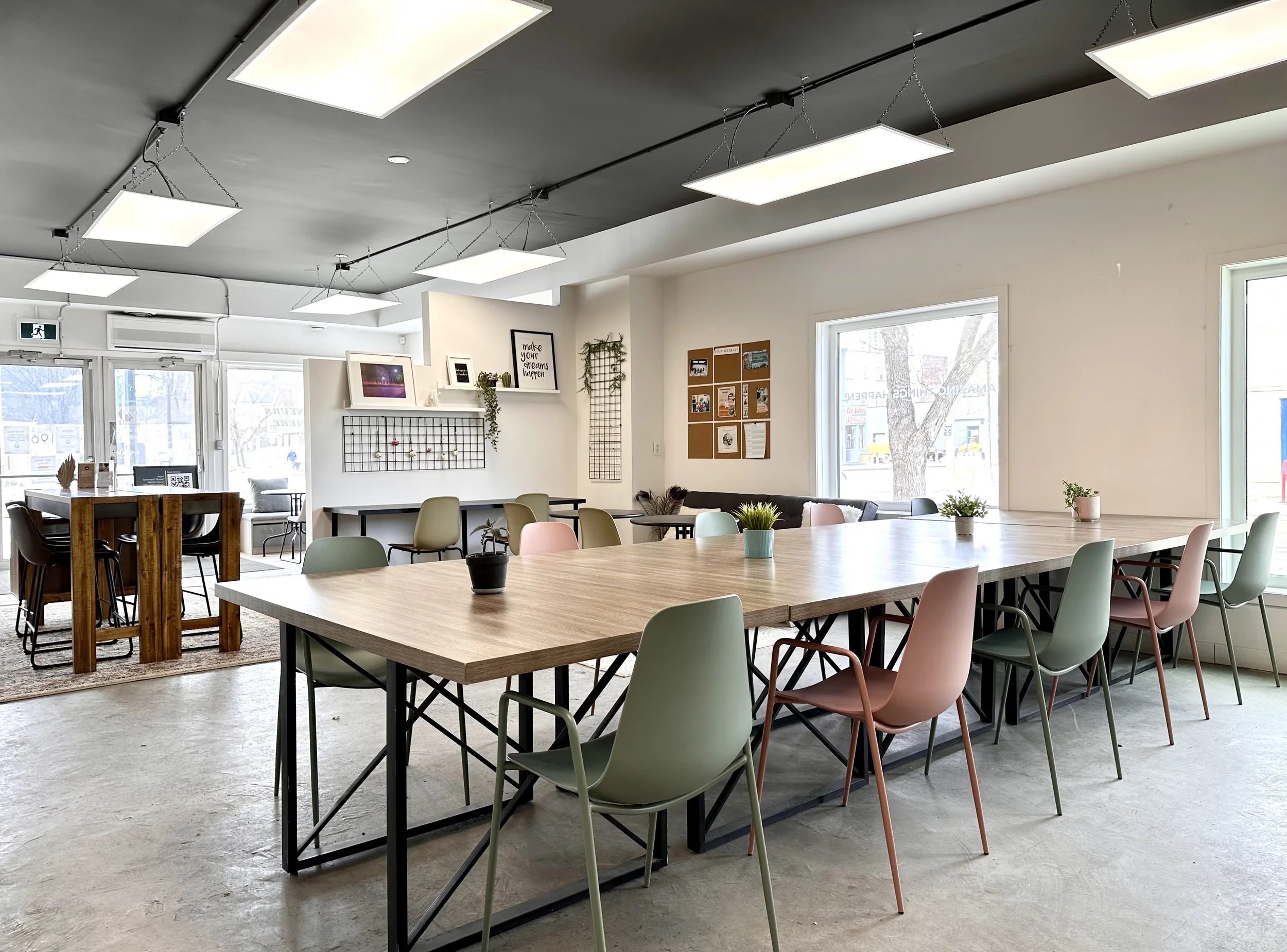 Large, welcoming coworking space at TableSpace