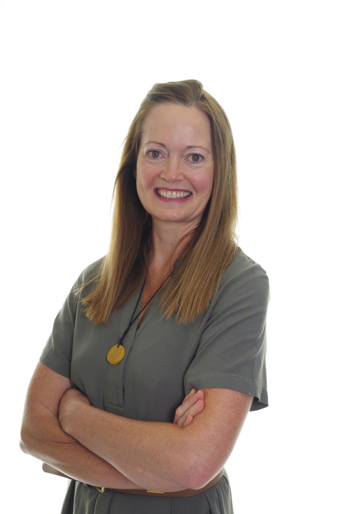 Michelle Davies is a healer in osteopathy and thrives in empowering people to recover from suffering