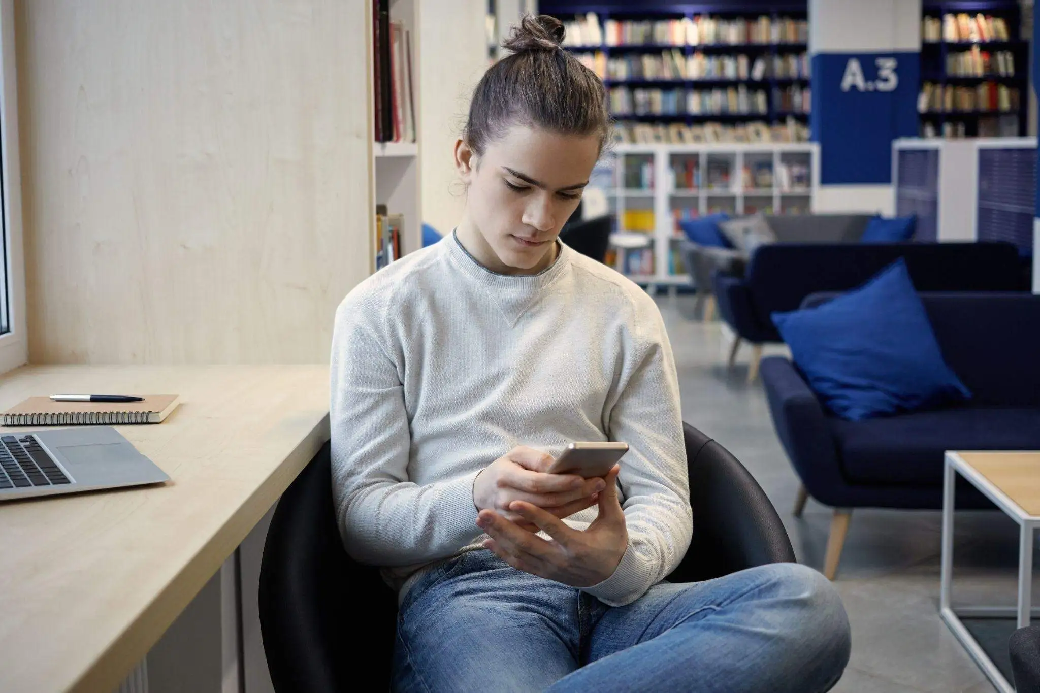 Using mobile phones in the classroom Using mobile phones in the classroom