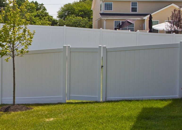 The Comeback Kid: The Modern Makeover of Vinyl Fencing and Why It's Winning The Comeback Kid: The Modern Makeover of Vinyl Fencing and Why It's Winning