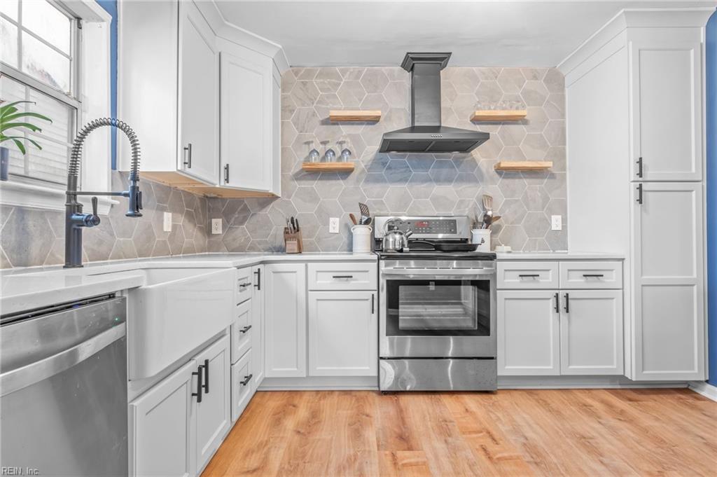 Beautiful and Modern Kitchen